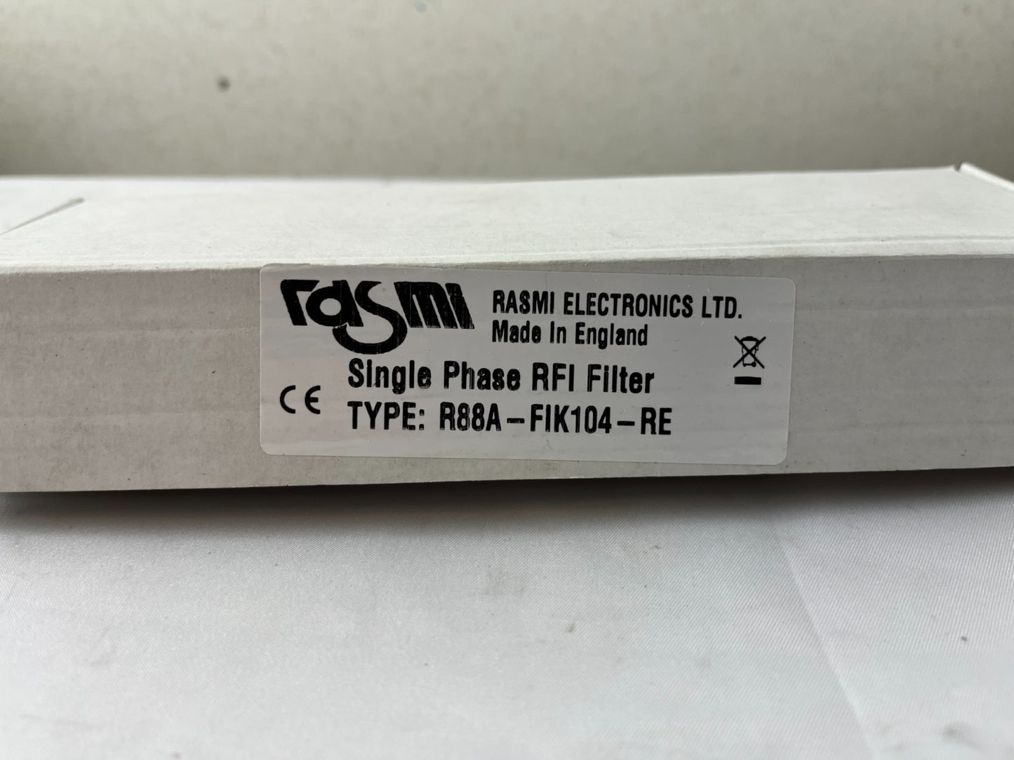 Omron R88A-FIK104-RE / Rasmi Single Phase RFI Filter 4.1A 250VAC for 400W G/G5
