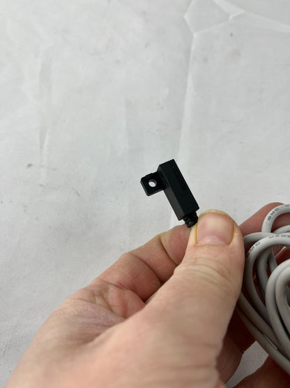 SMC D-J79 NEW Auto Switch Magnetic Reed Sensor Rail Mount 24VDC Cylinder Japan