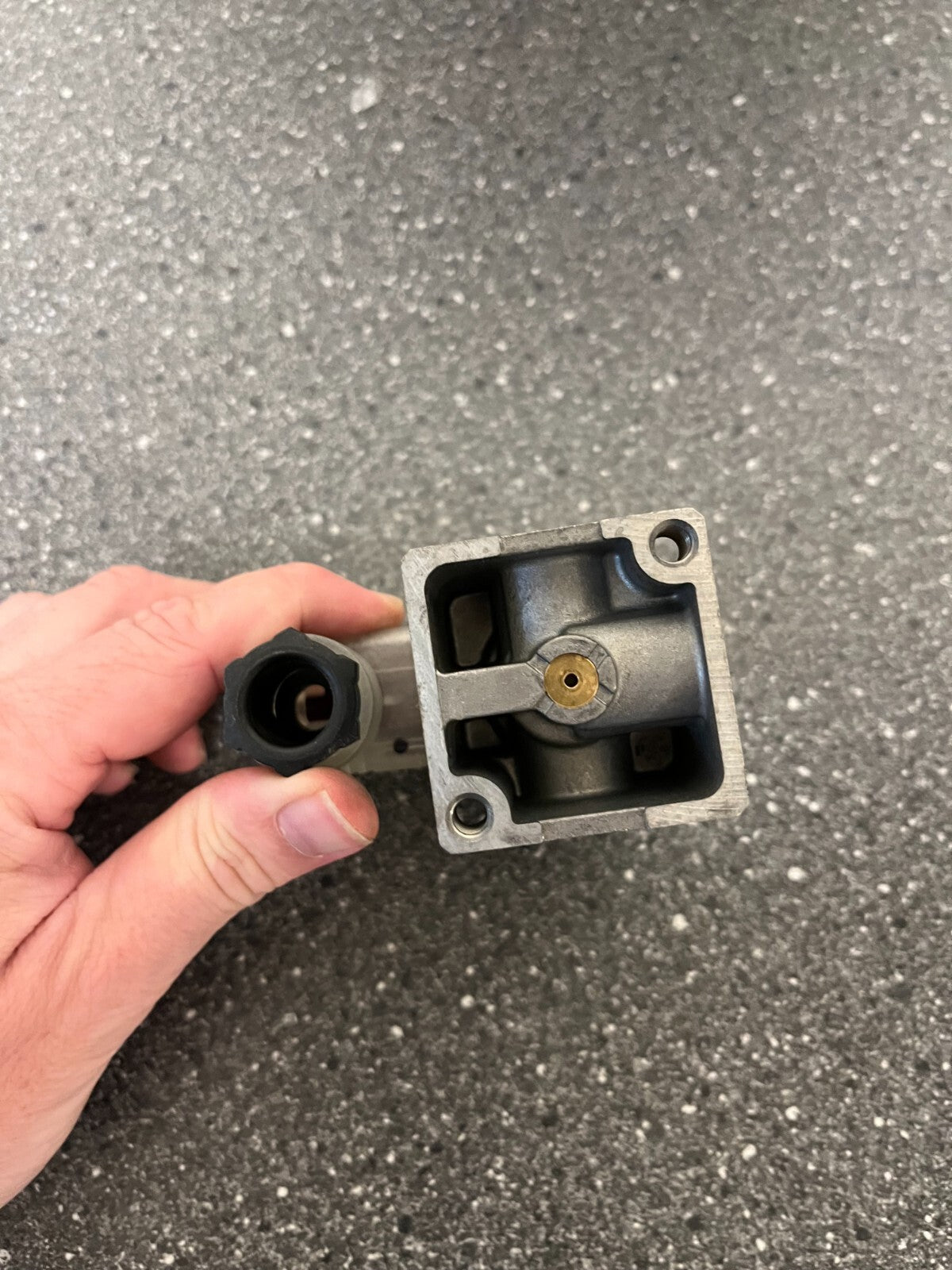 New SMC EVT317-5DZ-02F-Q Pneumatic Solenoid Valve 24VDC, 0-0.9MPa, Made in Japan