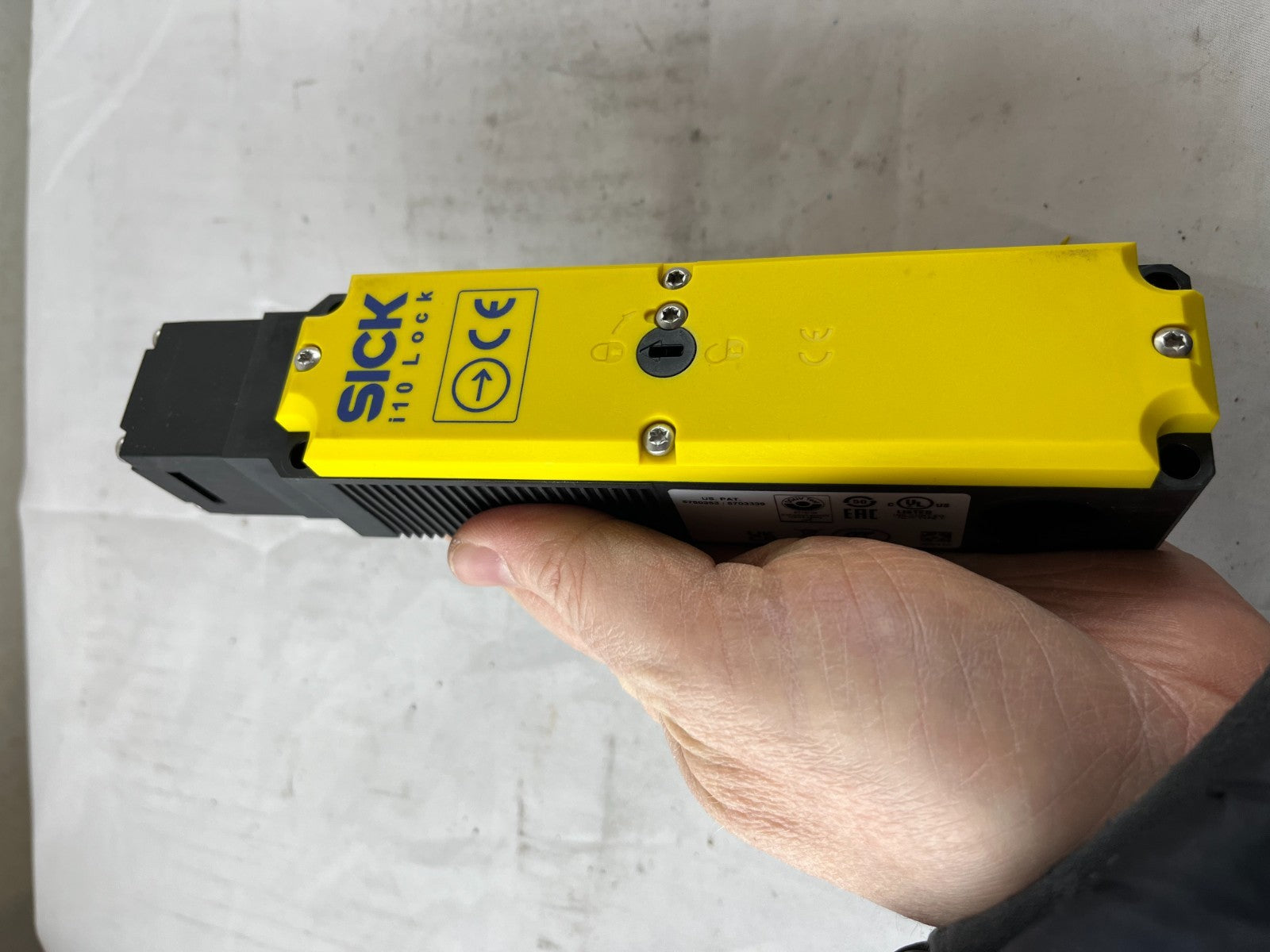SICK i10-E0253 i10 Lock Safety Switch Guard Locking 1000N New NOS Germany
