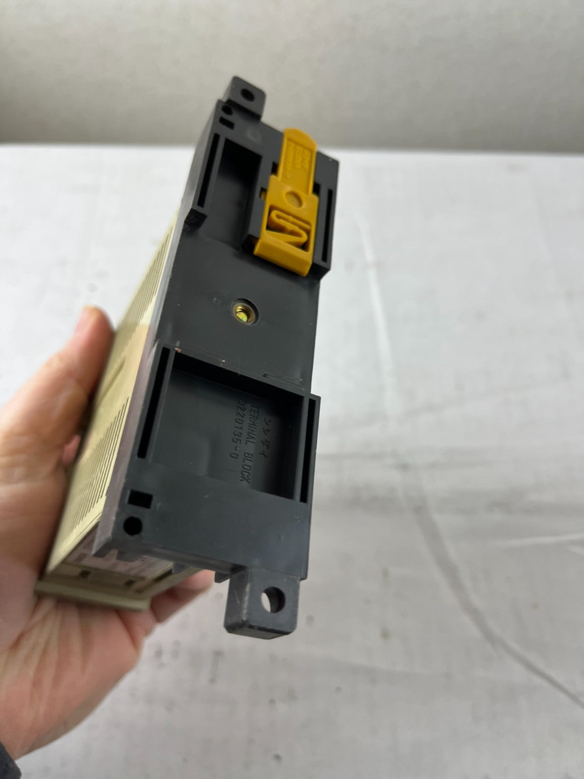 Omron 3G2A3-OC221 SYSMAC S6 I/O Device Output Module 250VAC 2A Used Spare Part