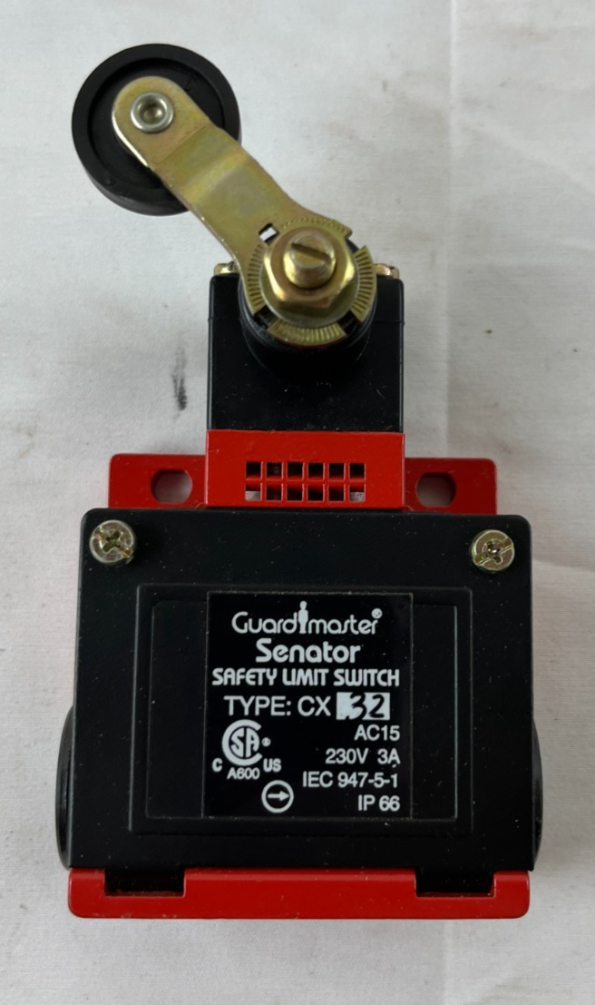 Guardmaster Senator CXB2 Safety Limit Switch Roller Lever IP66 New NOS Spare