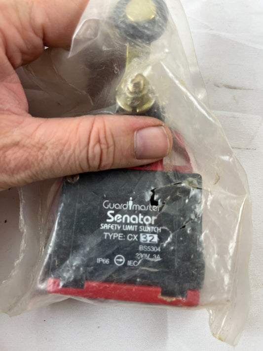 Guardmaster Senator CXB2 Safety Limit Switch Roller Lever IP66 New NOS Spare