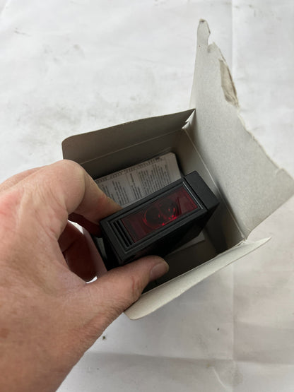 Omron E3JM-DS70M4T-G Photoelectric Switch 24-240VAC/DC New in Box