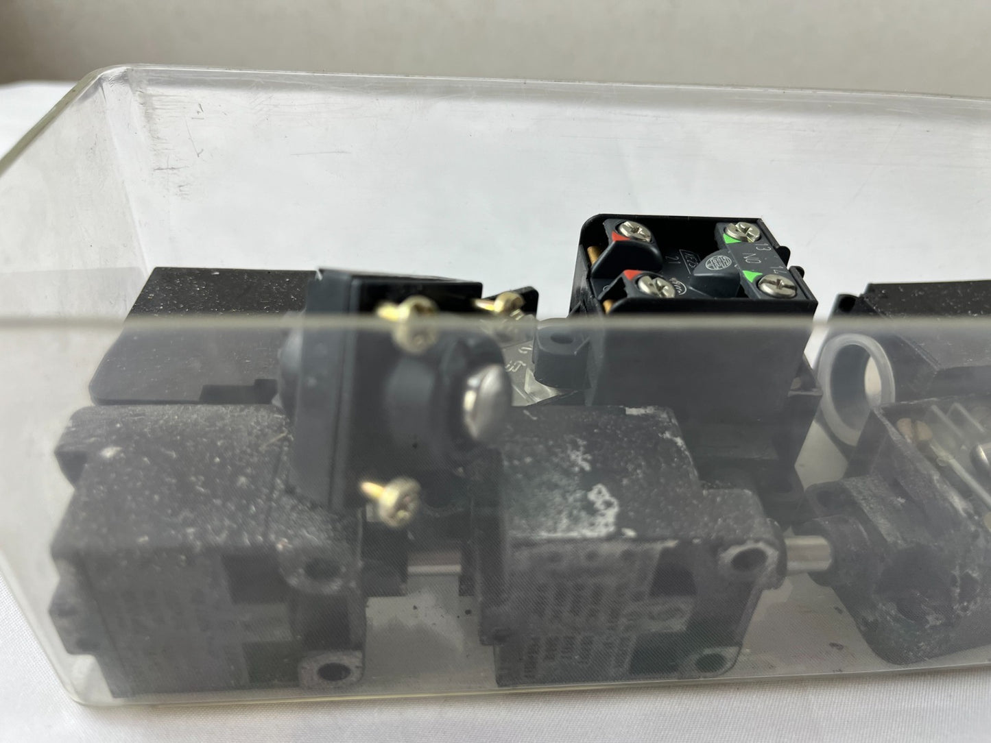 Siemens 3SE3 000-1A Limit Switch Bundle 500V 10A Mixed Lot, Used Spares