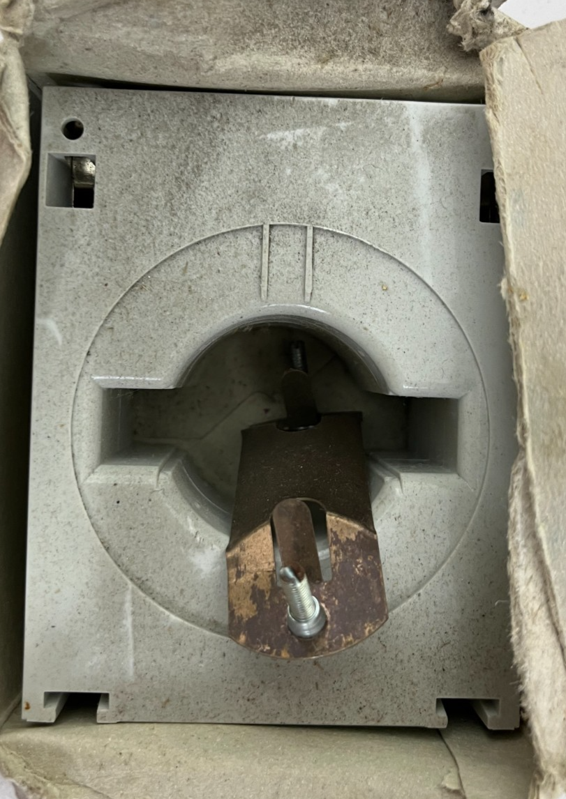 Eaton HFS-1000/5A Current Transformer, 1000A/5A, New Open Box, 741E0025