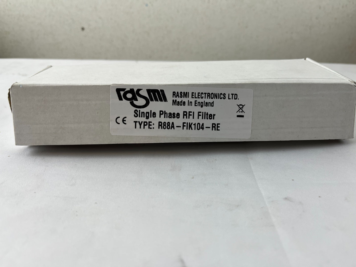 Omron R88A-FIK104-RE / Rasmi Single Phase RFI Filter 4.1A 250VAC for 400W G/G5