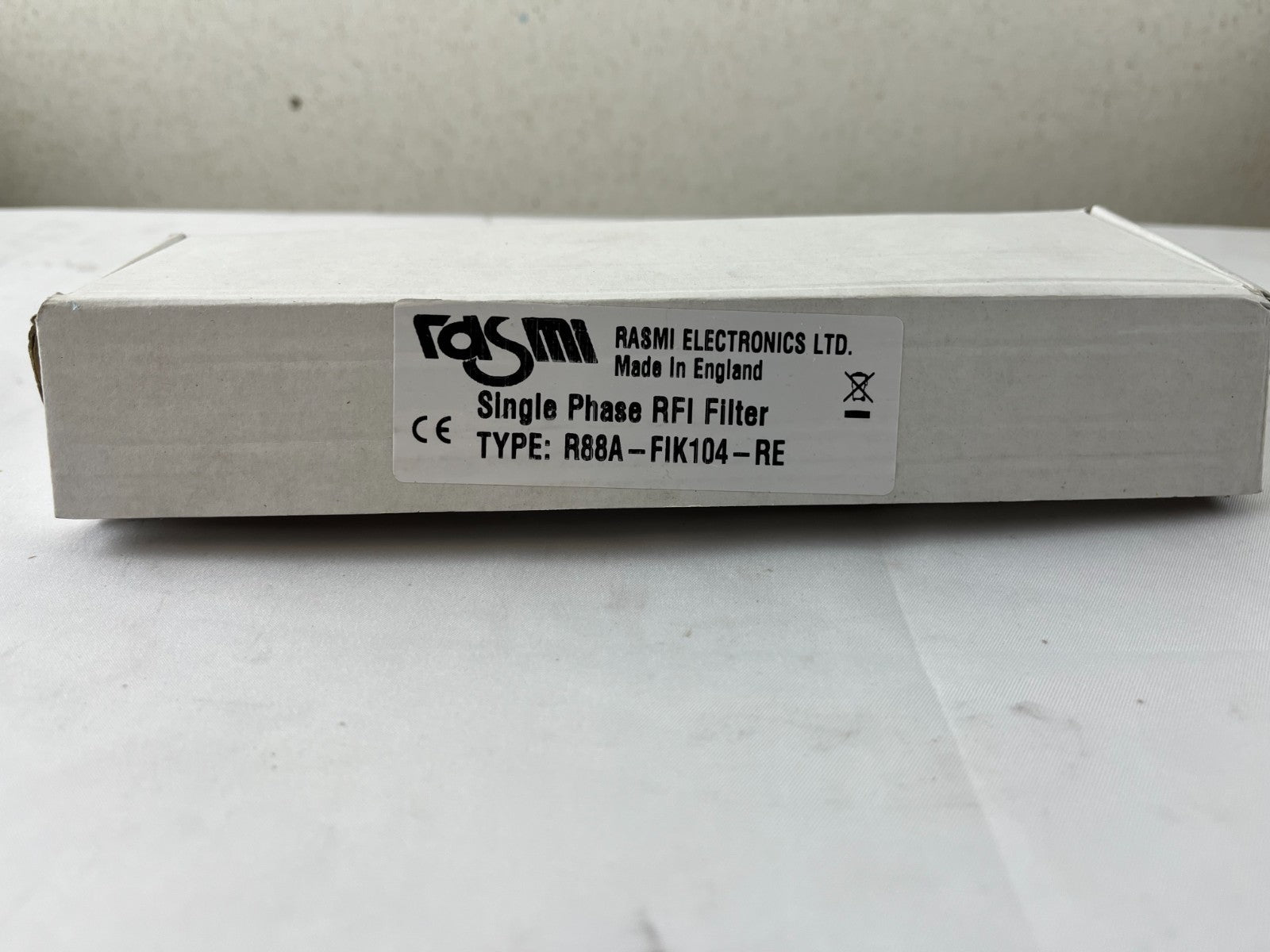 Omron R88A-FIK104-RE / Rasmi Single Phase RFI Filter 4.1A 250VAC for 400W G/G5