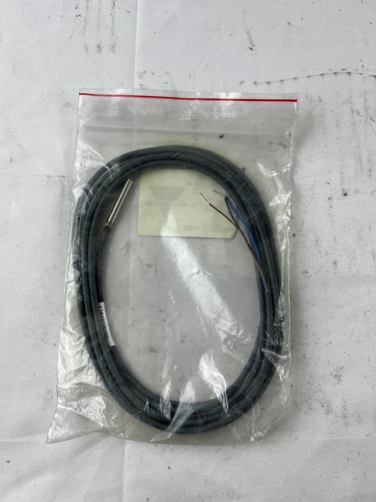 Carlo Gavazzi EI0401PPOSS Inductive Proximity Sensor 10–30 VDC New Unit