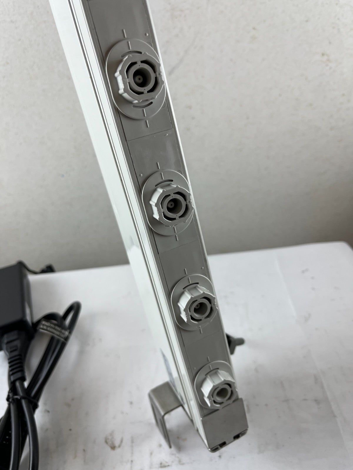 SMC IZS41‑1120‑06B Bar Type Ionizer With Brackets And 24V PSU, Used Spare Unit