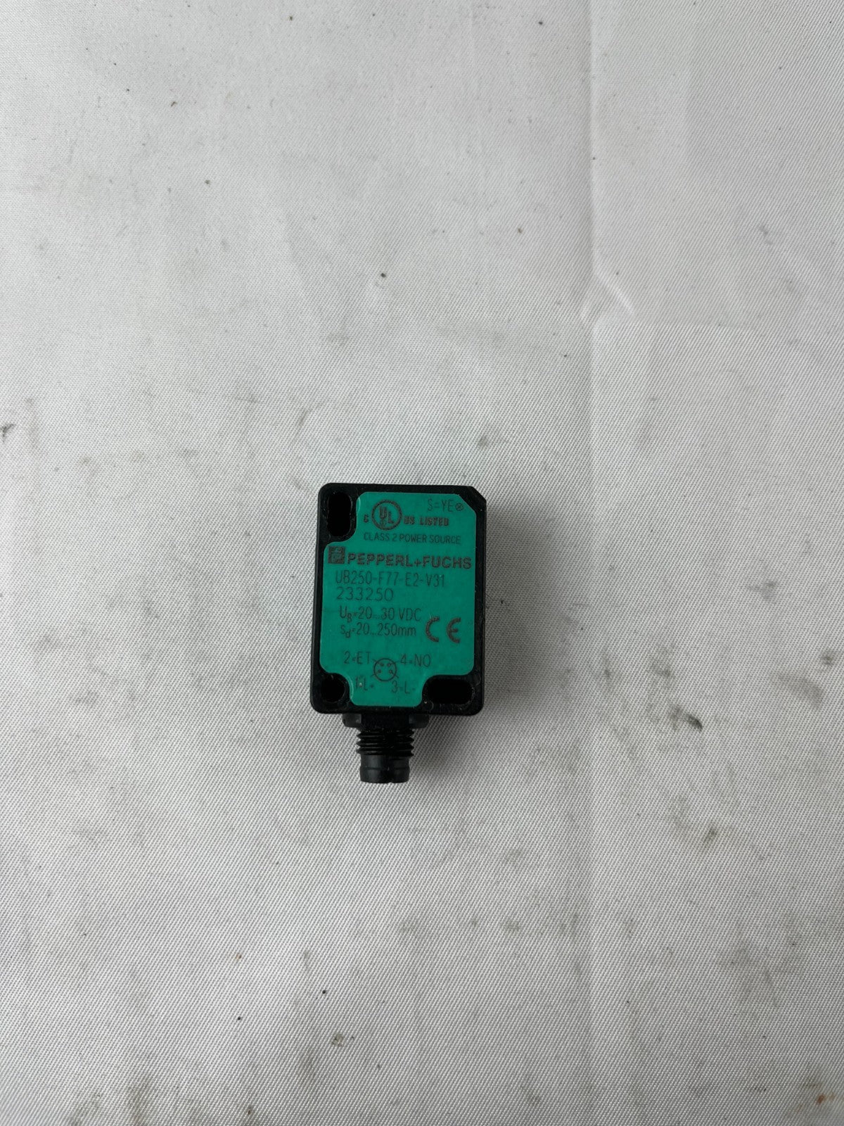 Pepperl+Fuchs UB250-F77-E2-V31 Ultrasonic Sensor 20-30VDC Used Spare Unit