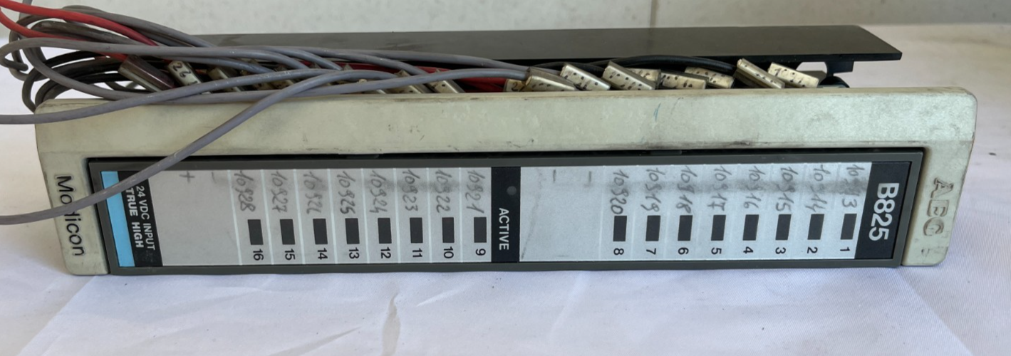 Schneider Modicon AS-B825-016 24VDC True High 16 Point Input Module Used