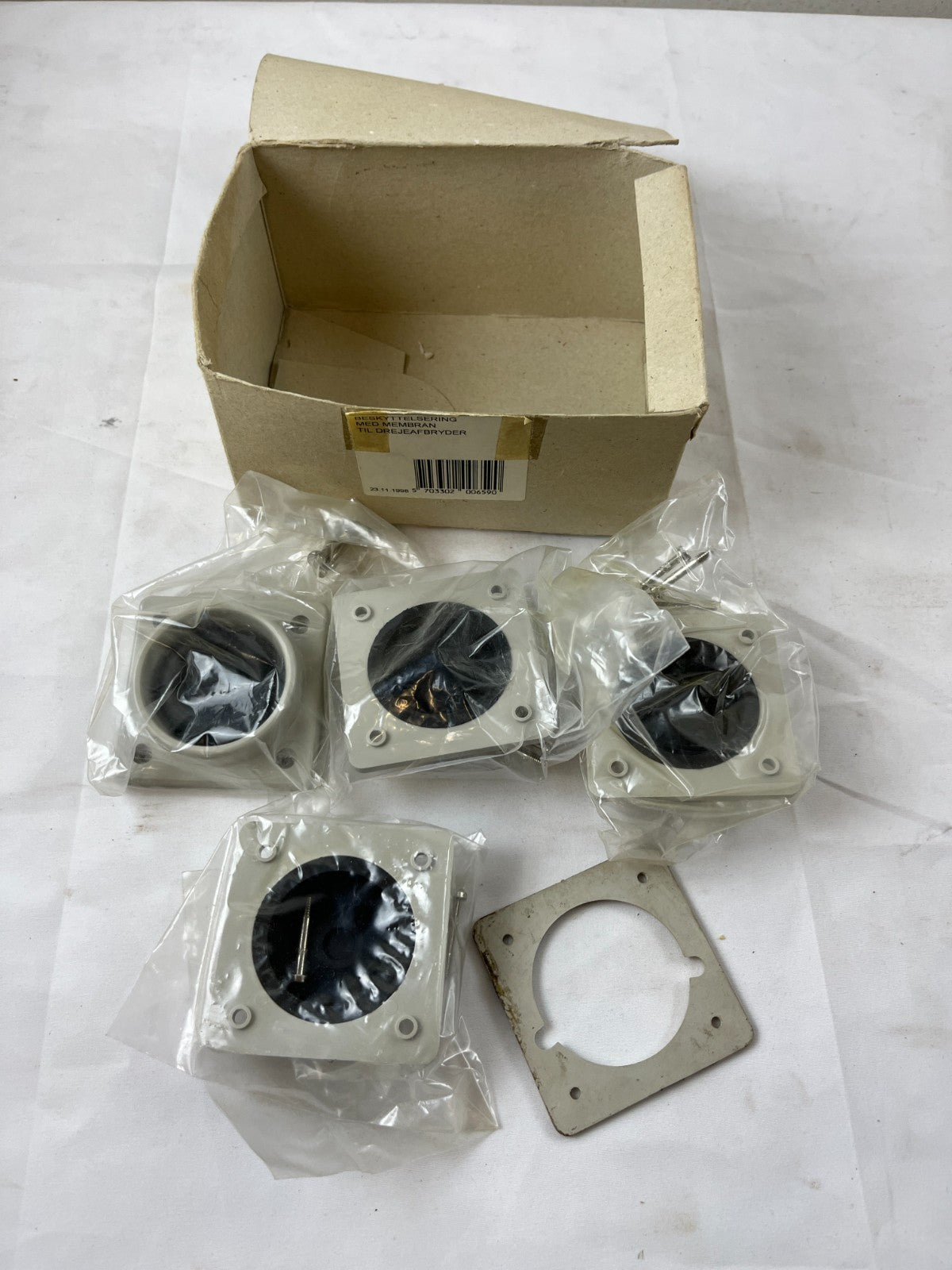 Lot of 4 Rotary Switch Protective Membrane Covers Panel Seal Gasket New NOS
