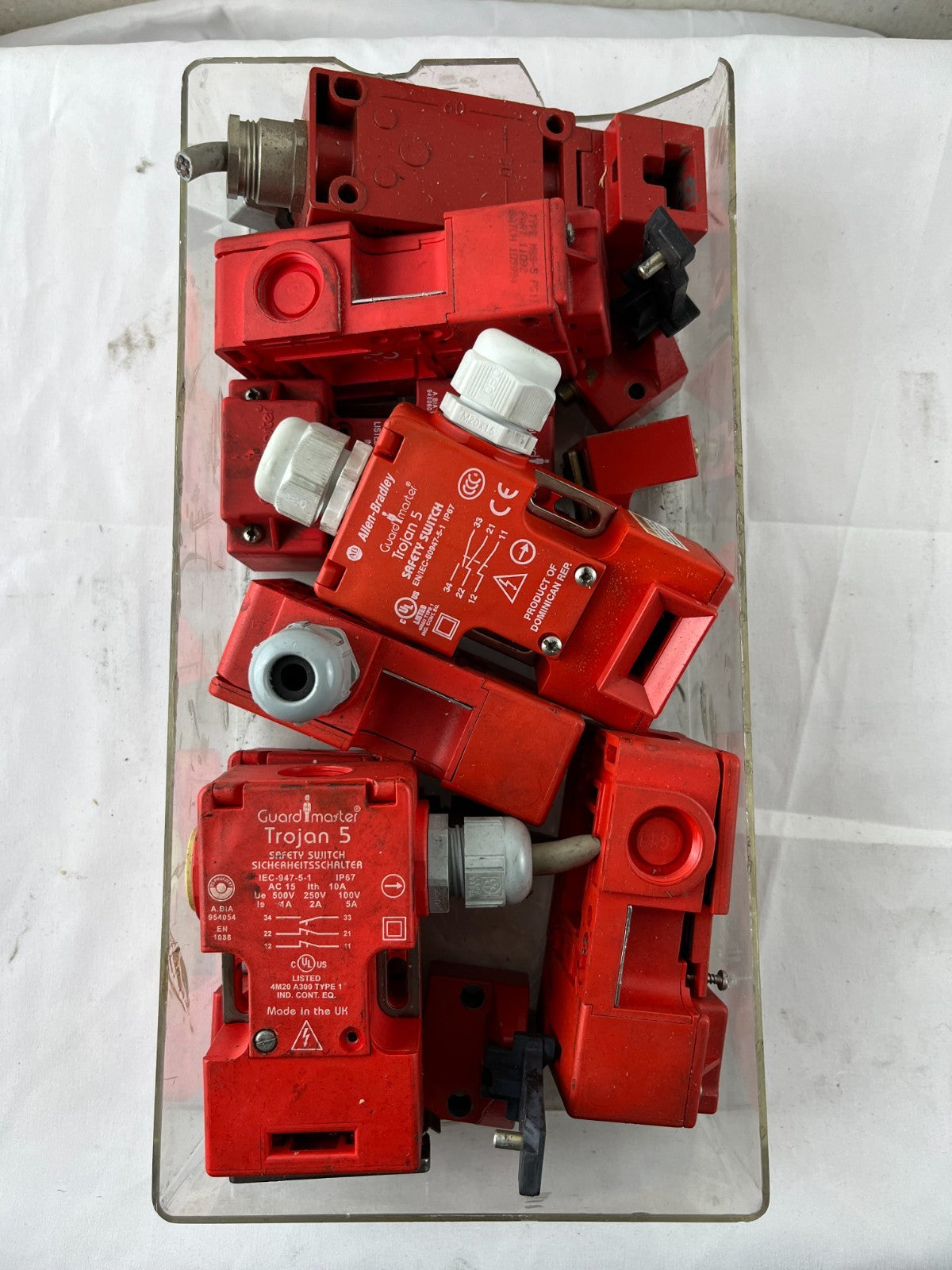 LOT 8x Safety Interlock Switches GuardMaster Trojan 5 Allen-Bradley USED WORKING