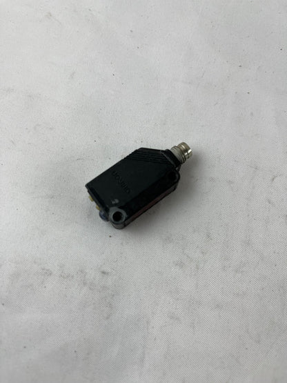 Omron E3Z-D66 Photoelectric Sensor 10-30VDC M8 Used China Spare Unit