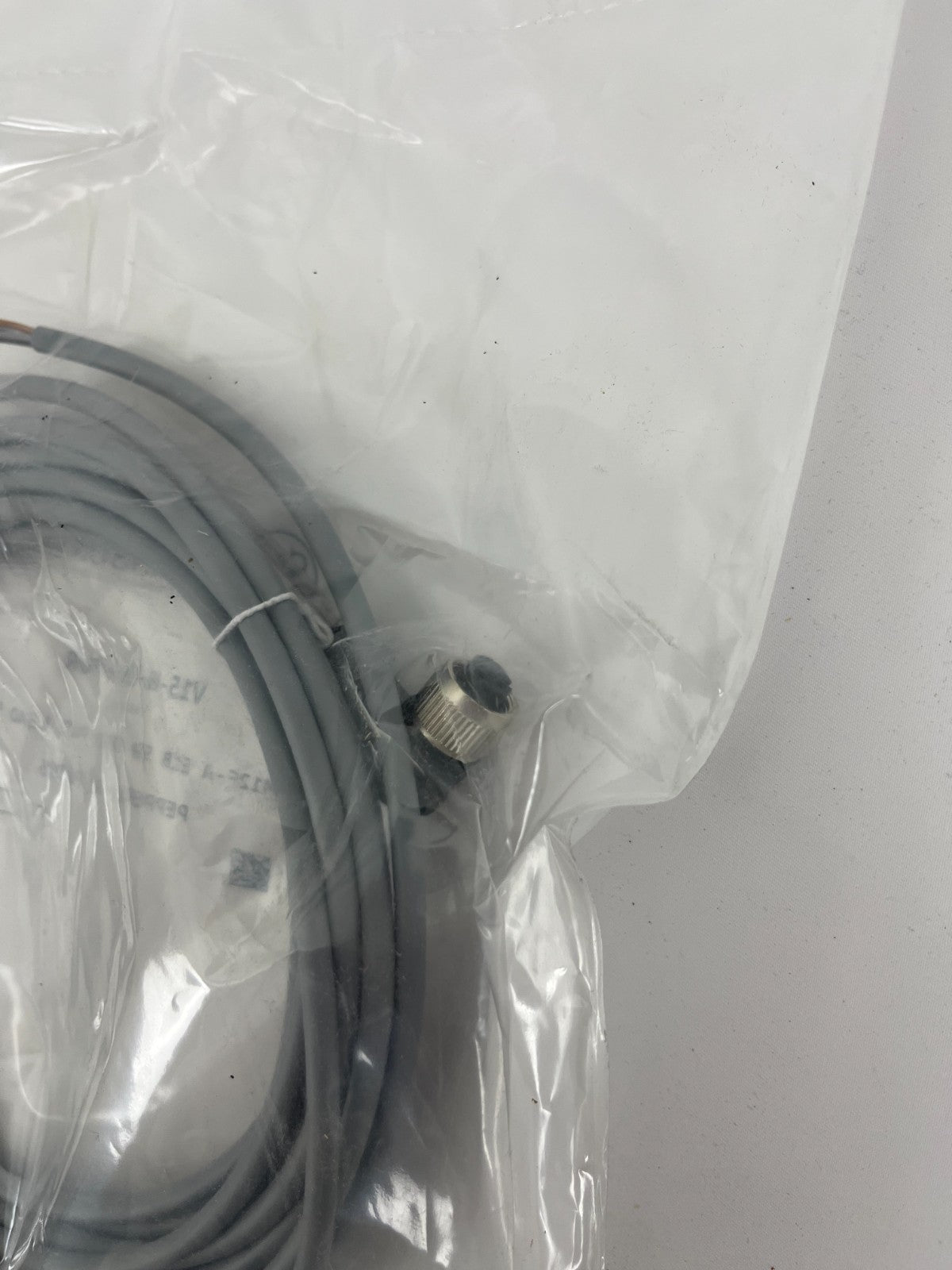 Pepperl+Fuchs V15-W-5M-PUR Sensor Cable M12 5-Pin Female Angle 5m PUR NEW