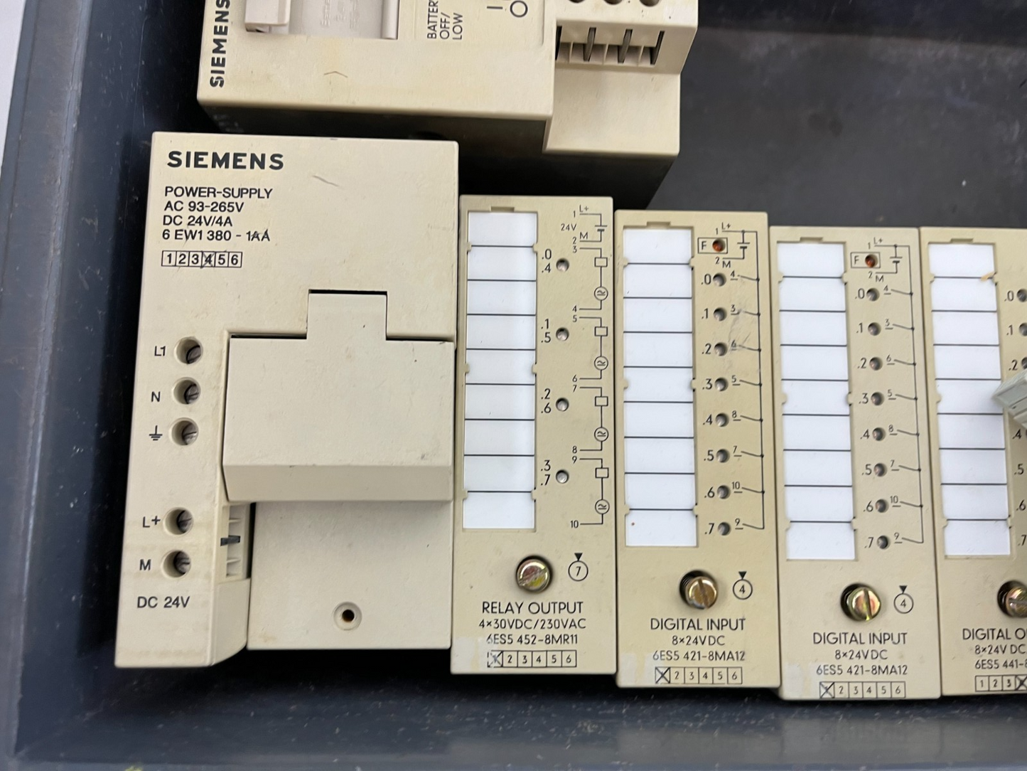 Siemens S5-100U CPU 100 PLC Bundle Power Supply, Bus, Digital/Relay I/O Modules