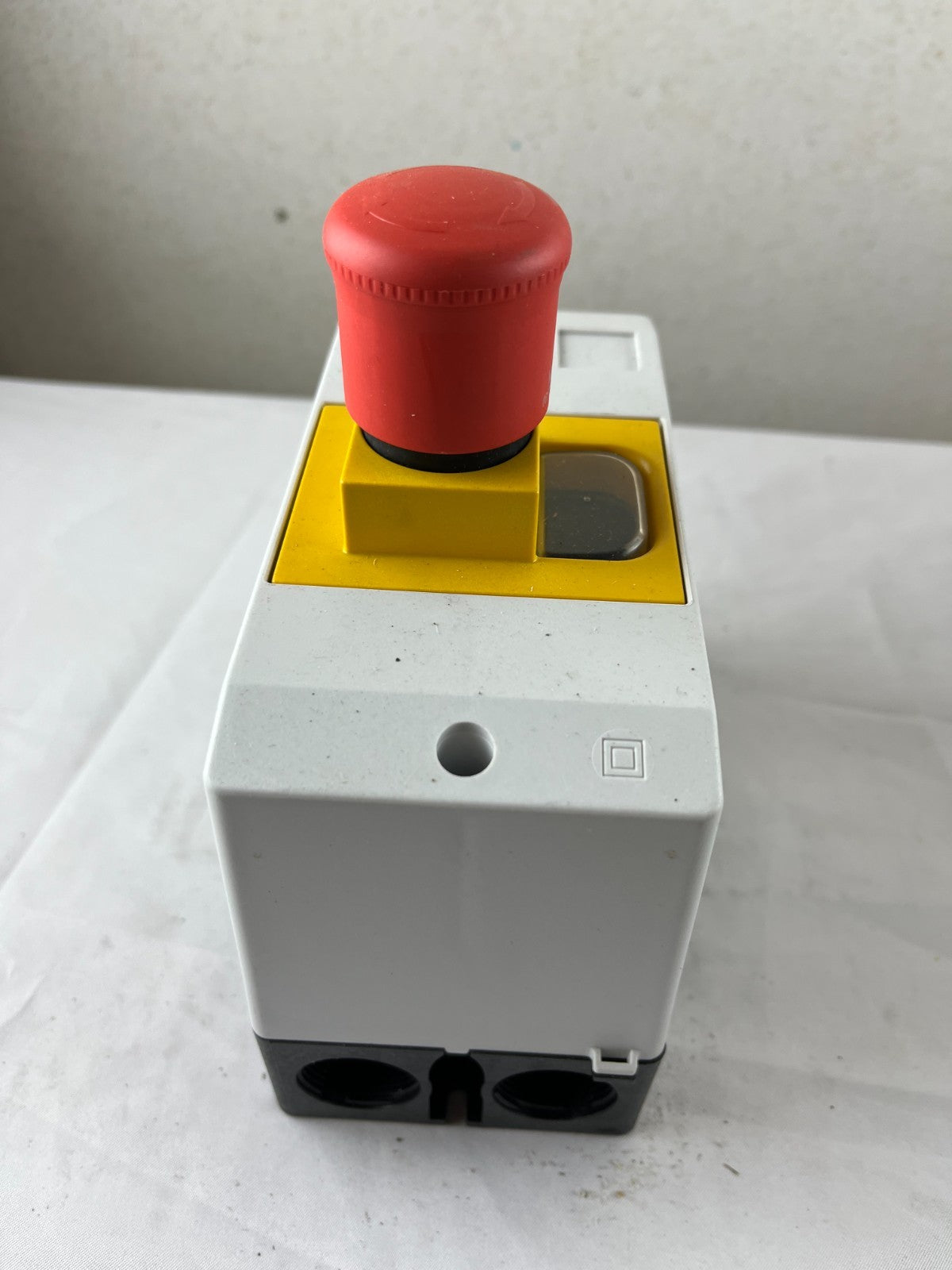 Eaton CI-K2-PKZ0 Insulated Enclosure with Red/Yellow Emergency Stop Handle IP65