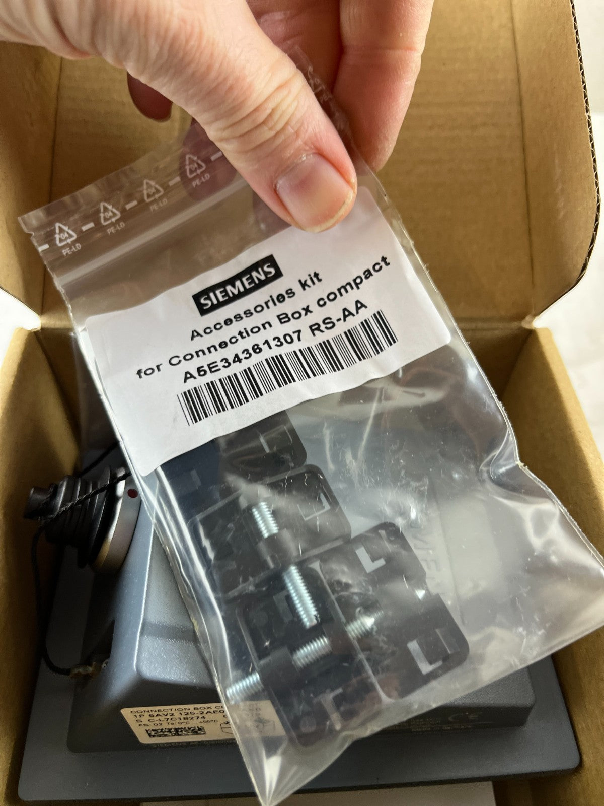 Siemens 6AV2125-2AE03-0AX0 SIMATIC HMI KTP Mobile Connection Box Compact New