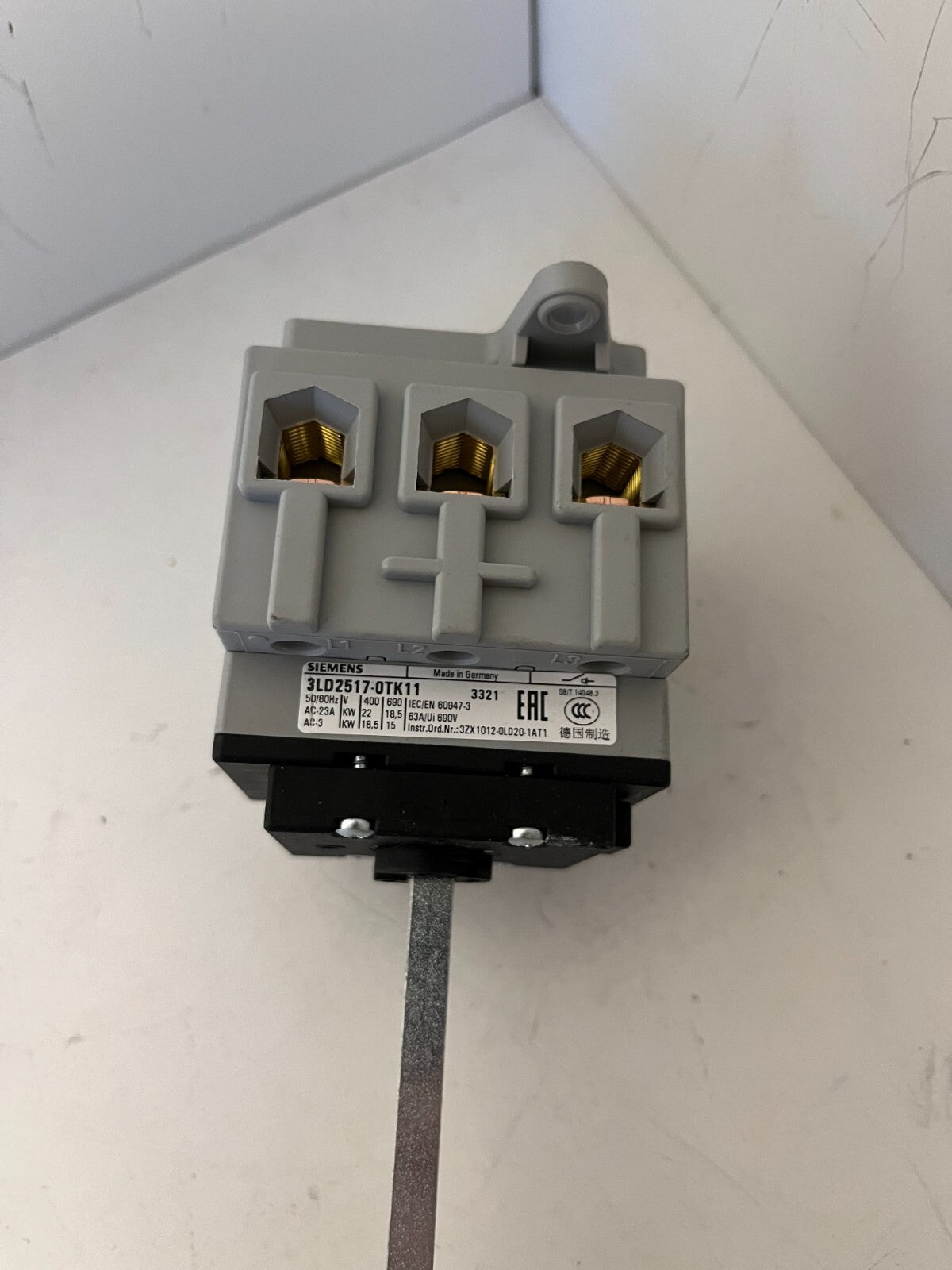 Siemens 3LD2517-0TK11 Disconnect Switch 20A 50/60 Hz - New and Never Used