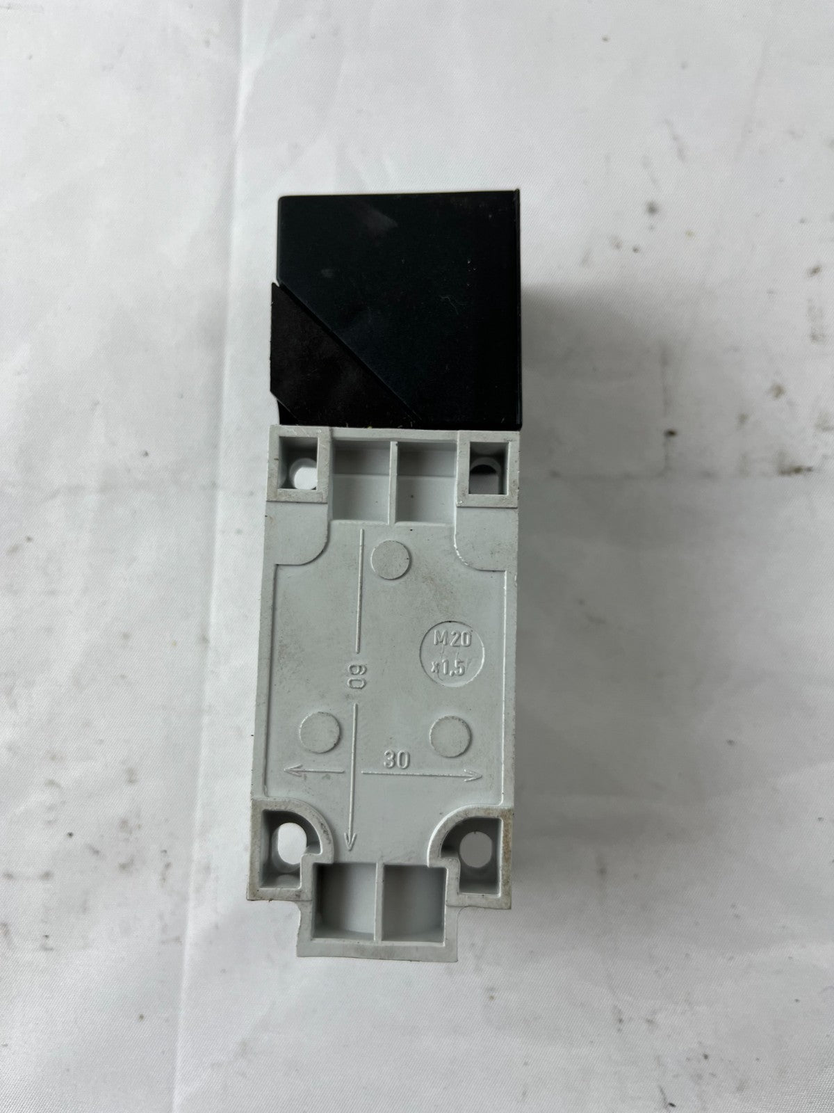 Balluff BES 517-134-M6-H Unisensor Inductive Sensor 10-30VDC 20mm Used Spare