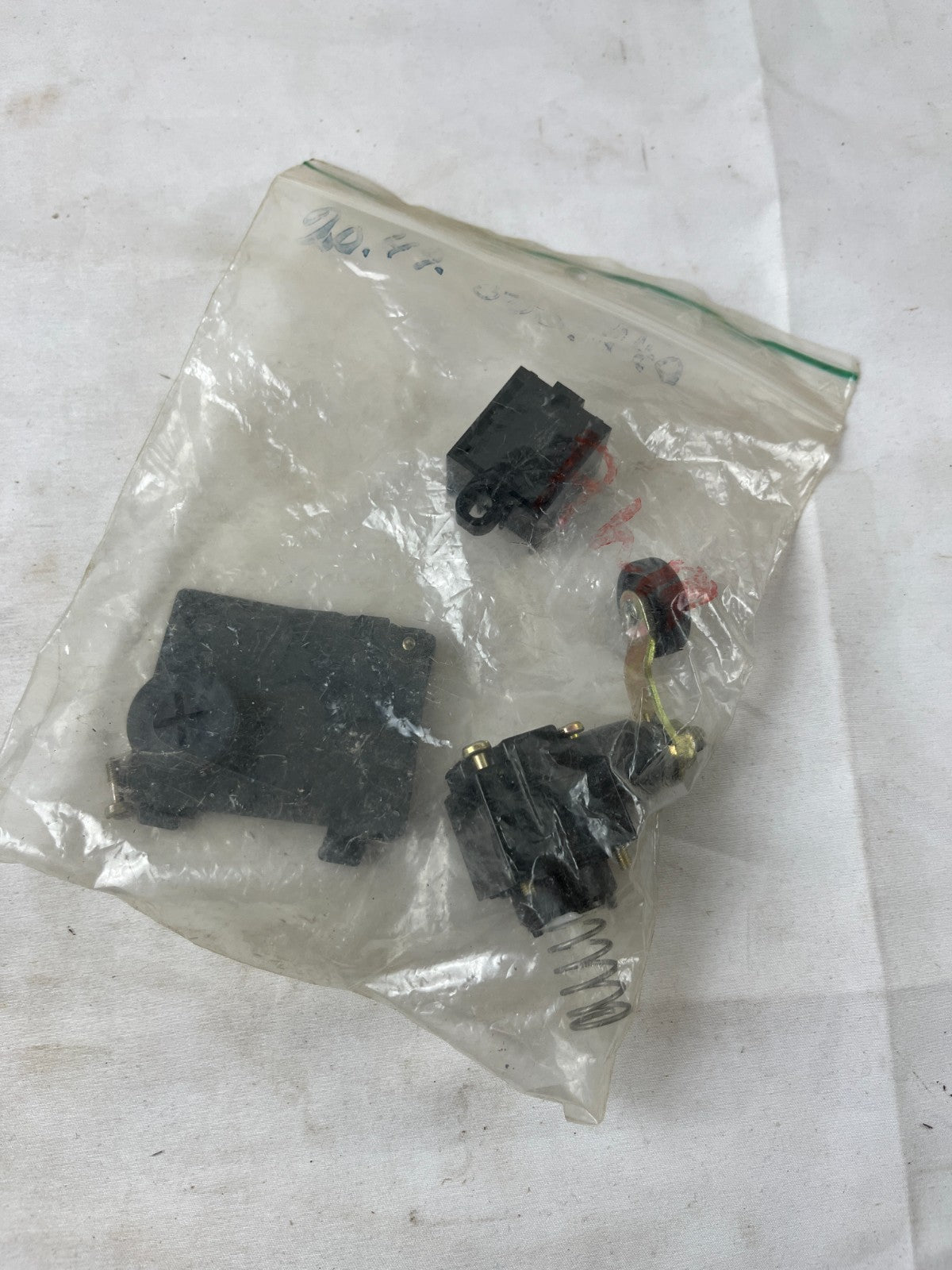 Guardmaster Senator CX B2 Safety Limit Switch 230V 3A IP66 New Old Stock in Bag