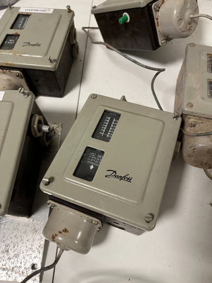 Danfoss RT101 & RT107 Temperature Switches Lot (5 pcs) – Used, Tested Industrial