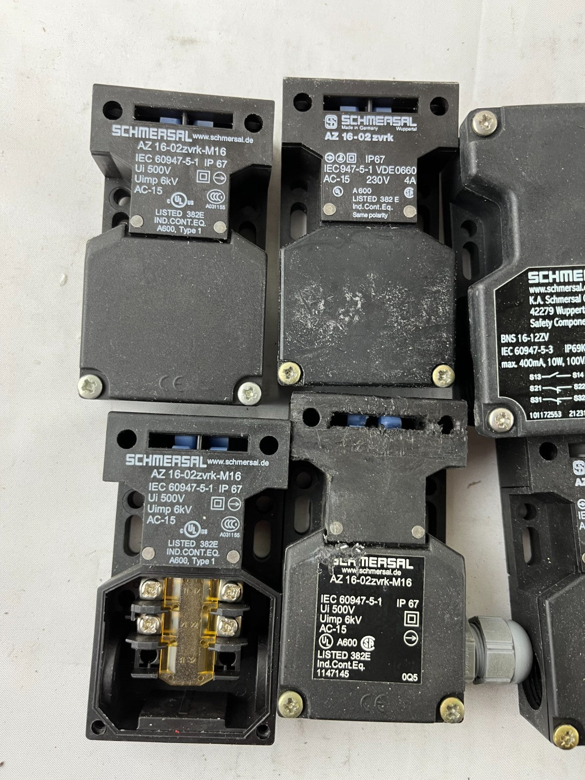 Schmersal AZ16 Safety Interlock Switch Lot 9pcs AZ16-02zvrk M16 IP67 Used Spares