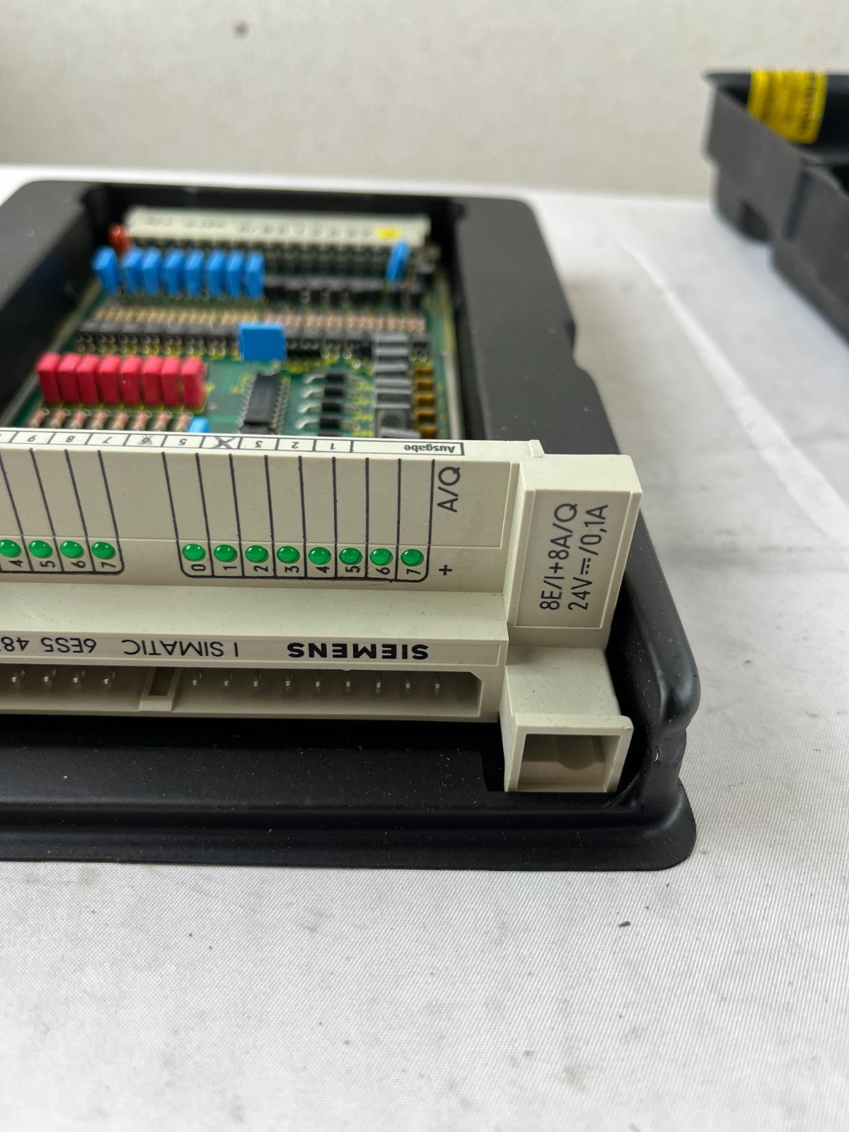 Siemens 6ES5 487-3LA11 SIMATIC S5-105R 8DI/8DO 24V DC I/O Module New