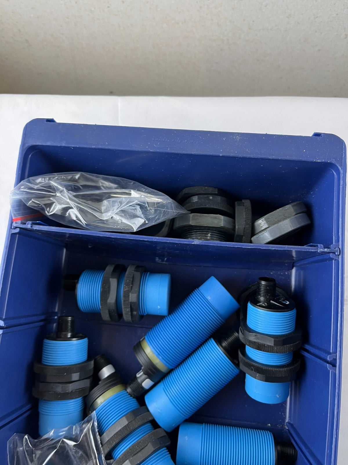 Sick UM30 Ultrasonic Sensor Lot 10pcs New M30 2m-8m Range Blue UM30-213 UM30-215