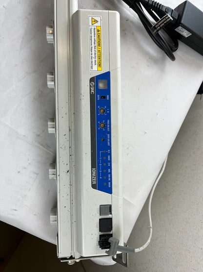 SMC IZS41‑1120‑06B Bar Type Ionizer With Brackets And 24V PSU, Used Spare Unit
