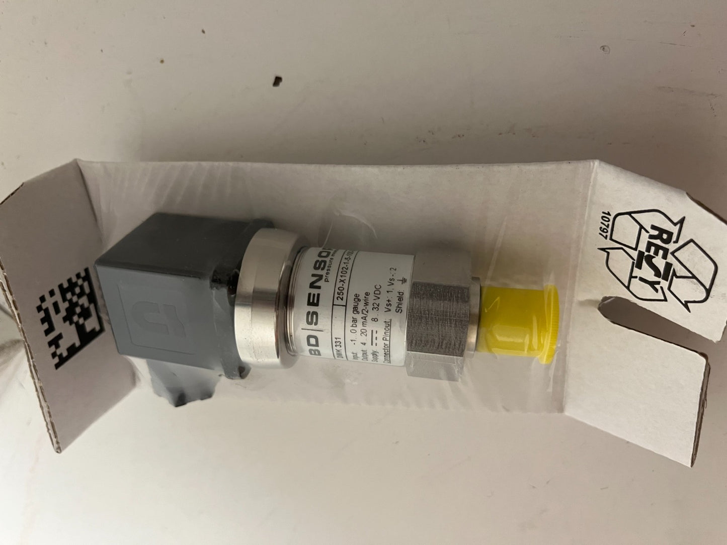 BD Sensors DMK 331 Pressure Transmitter 1...0 Bar 4-20mA 8-32VDC New Open Box
