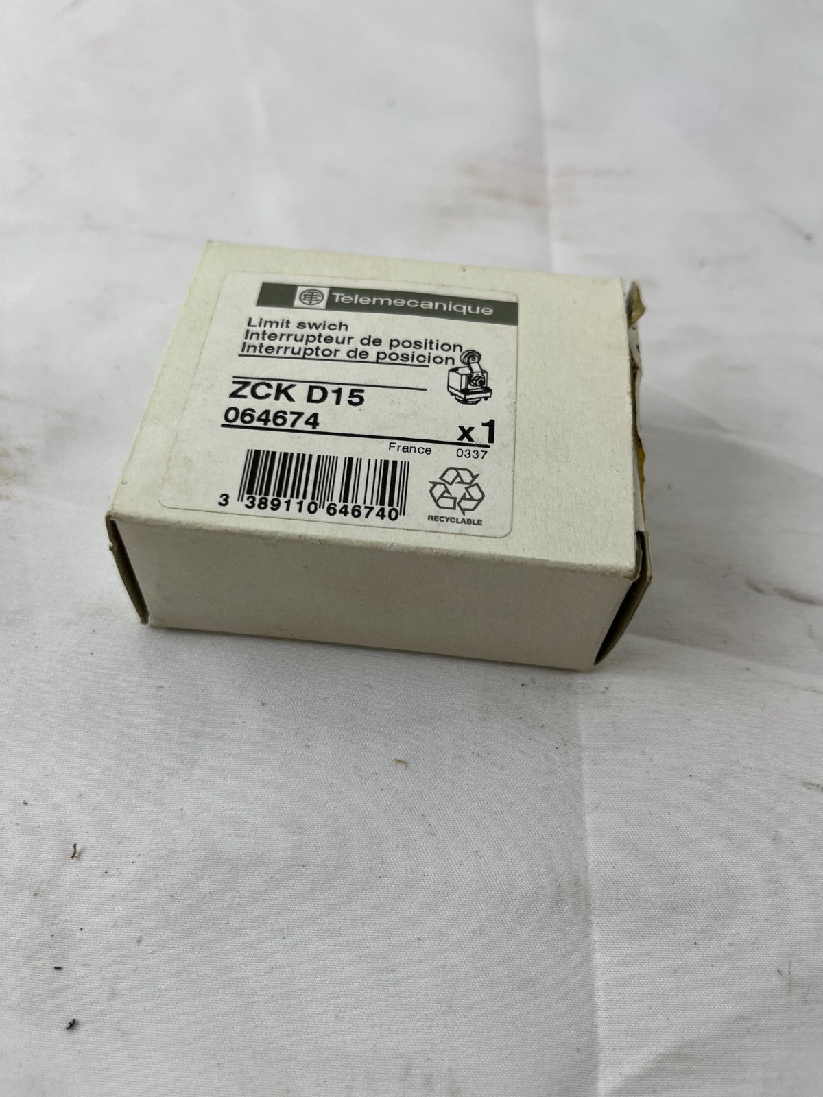 Telemecanique ZCK D15 064674 Limit Switch Head Roller Lever New NOS Spare Unit