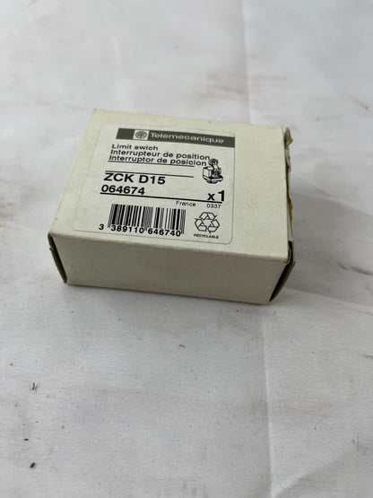 Telemecanique ZCK D15 064674 Limit Switch Head Roller Lever New NOS Spare Unit