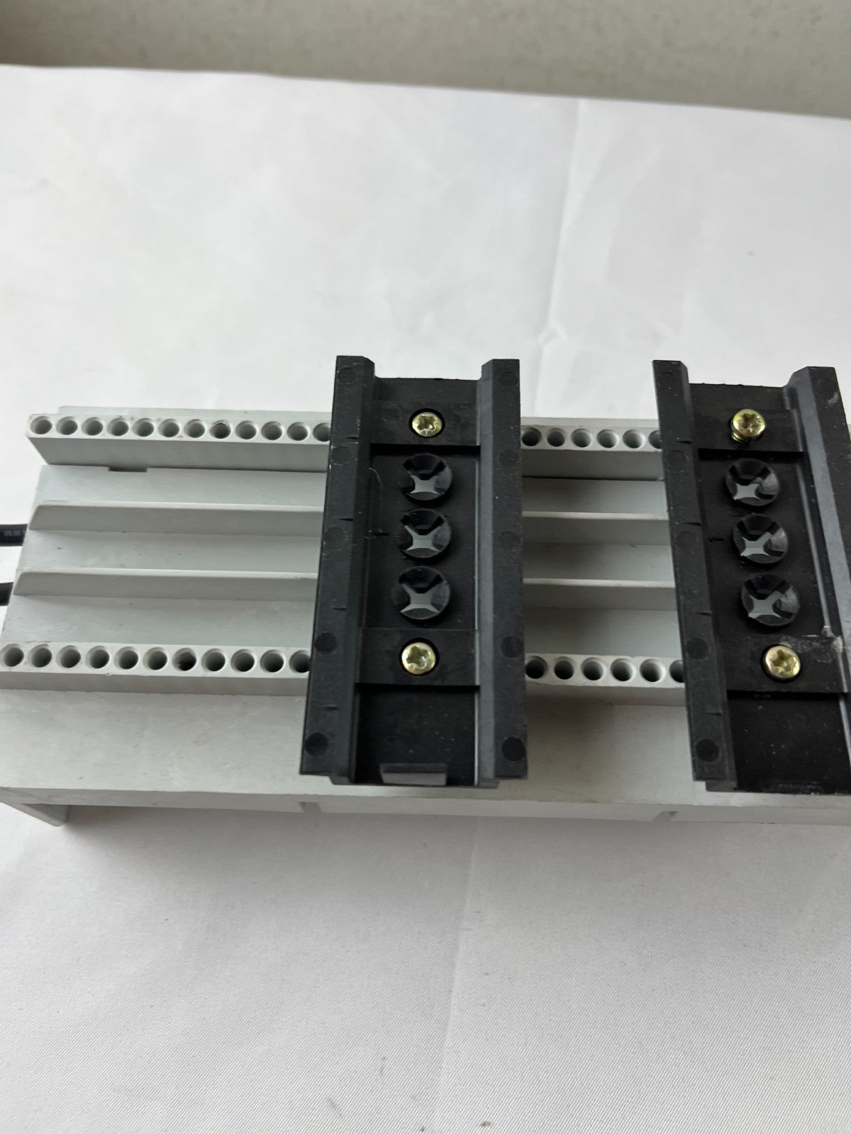 Wöhner 32 563.000 6032 Busbar Adapter Fuse Block 32A 690V 3‑Pole New Spare