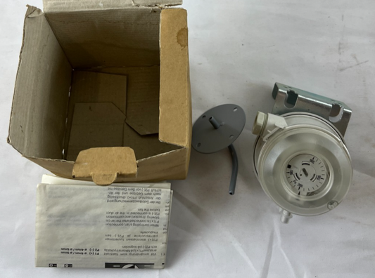 Huba Control 604.9510000 Differential Pressure Switch 1000-5000Pa New Spare