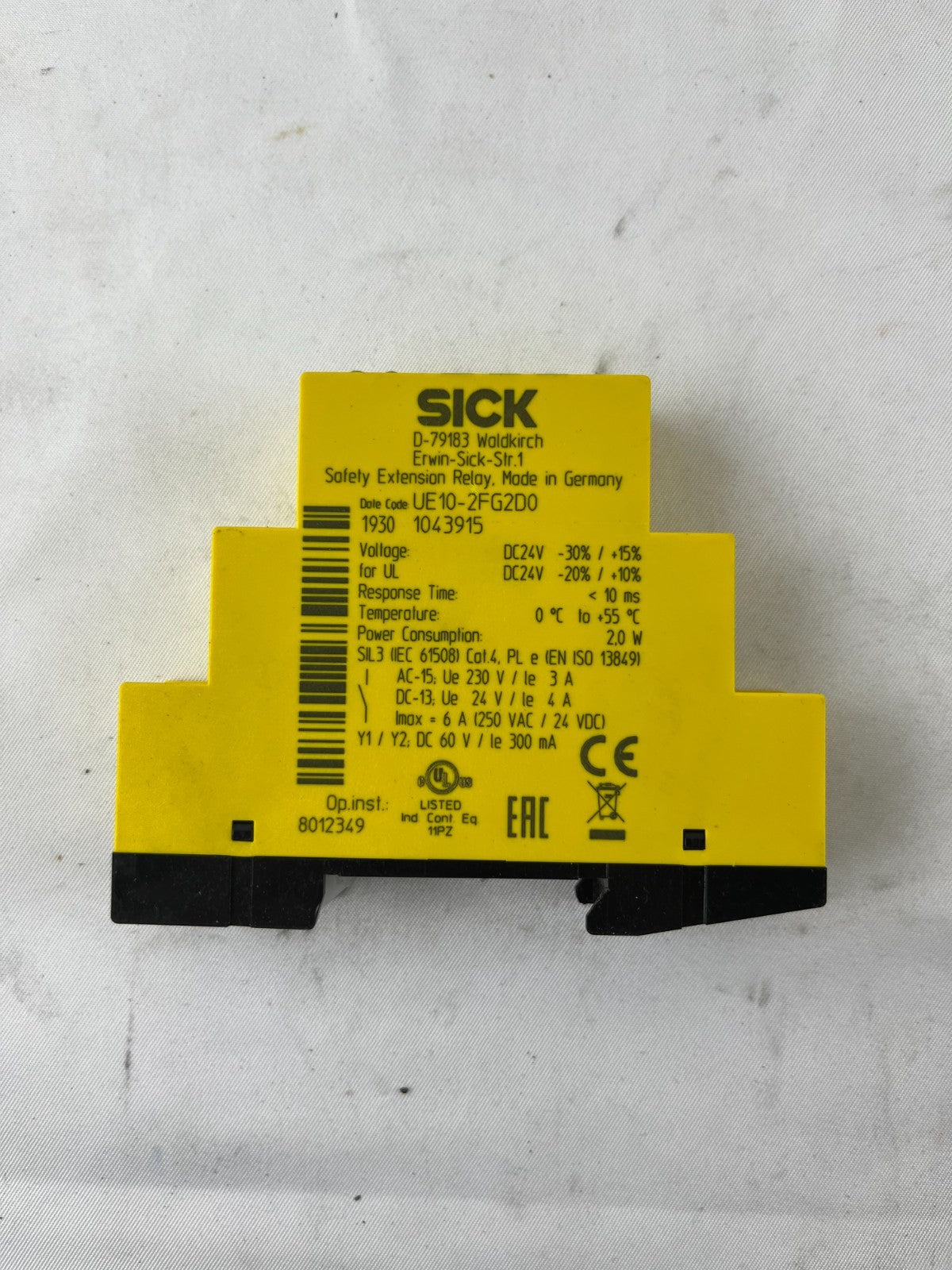 SICK UE10-2FG2D0 Safety Extension Relay 24VDC 6A SIL3 Cat4 PLe NEW 1043915