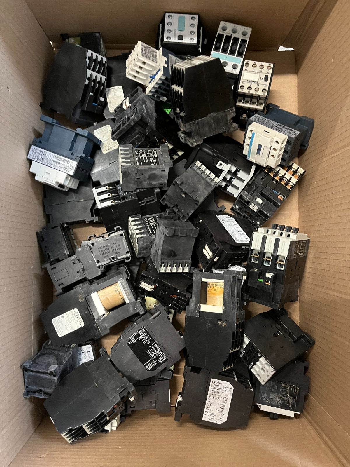 Siemens 3TH / 3TF Contactor Relay Huge Lot Mixed 24V DC AC Used Bundle Spares