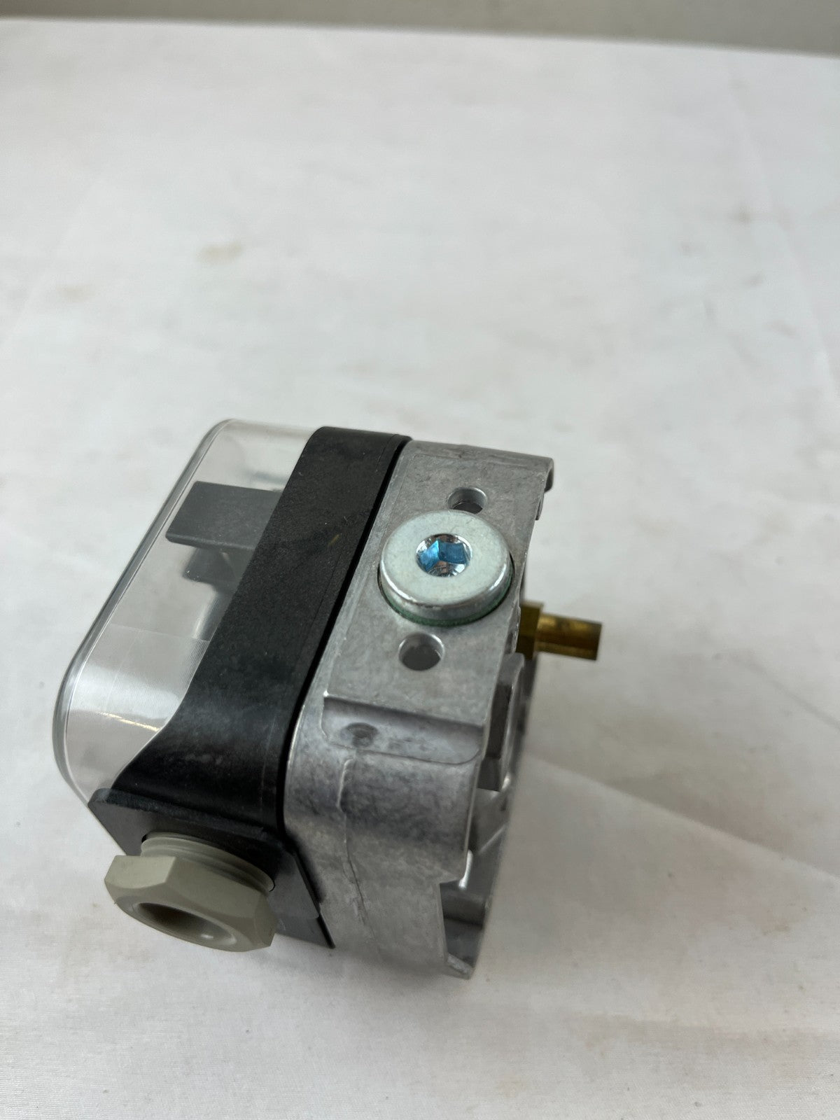 Dungs LGW 10 A4 Air & Gas Pressure Switch 1-10 mbar IP54 New Unused Spare Unit