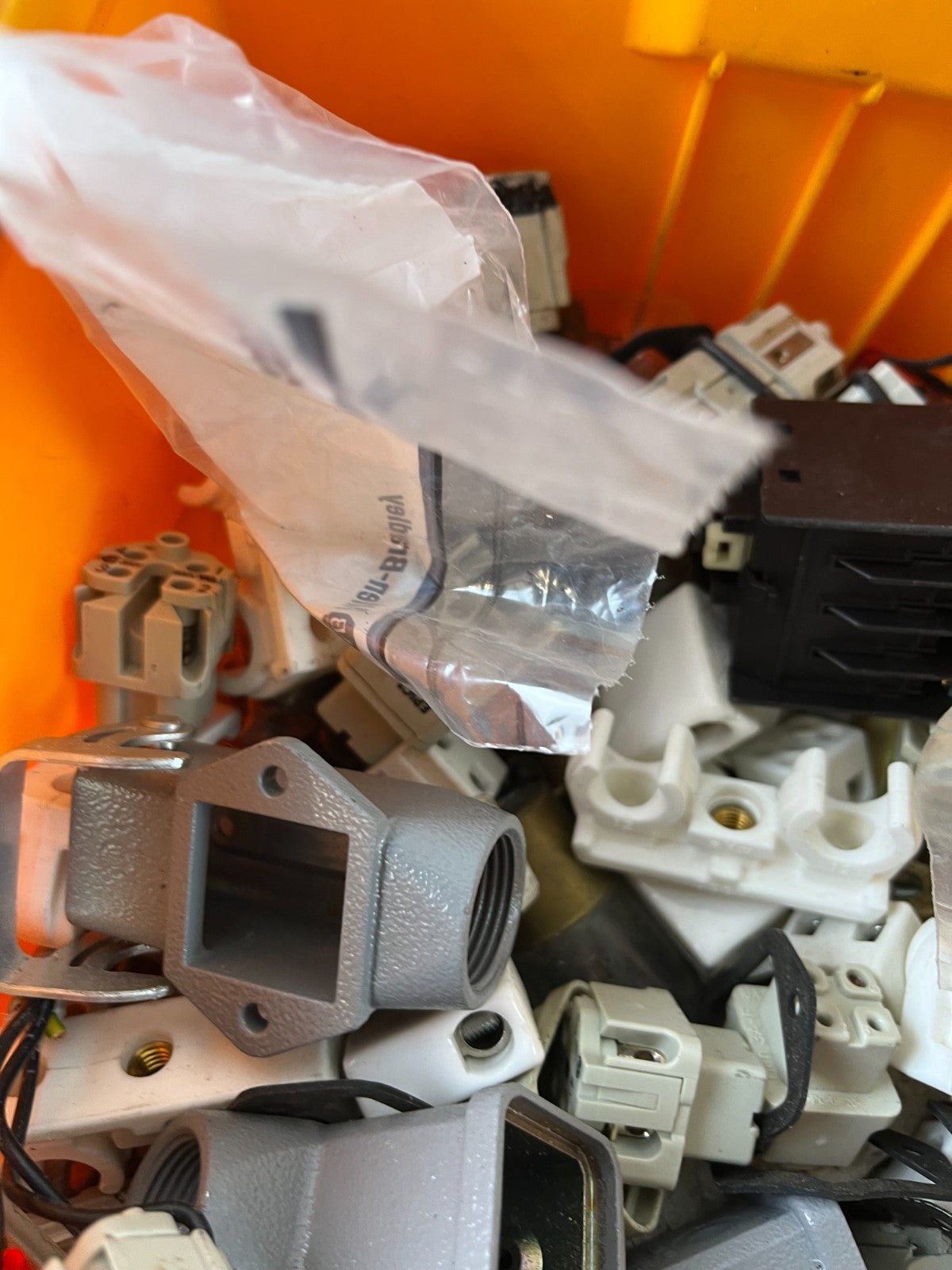 Harting Heavy Duty Connectors Mixed Lot Industrial Plugs Sockets Used Box
