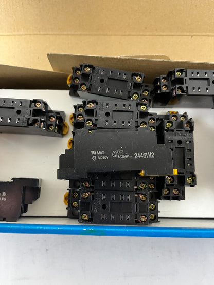 Omron PYF08A-E Relay Socket 8 Pin DIN Rail 40+ pcs New Bulk Bundle Spare Units