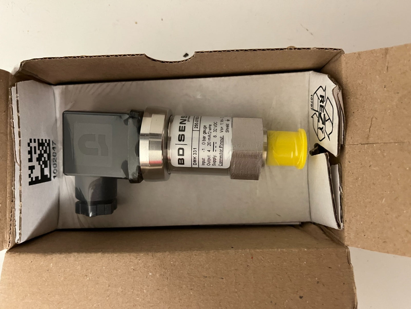 BD Sensors DMK 331 Pressure Transmitter 1...0 Bar 4-20mA 8-32VDC New Open Box