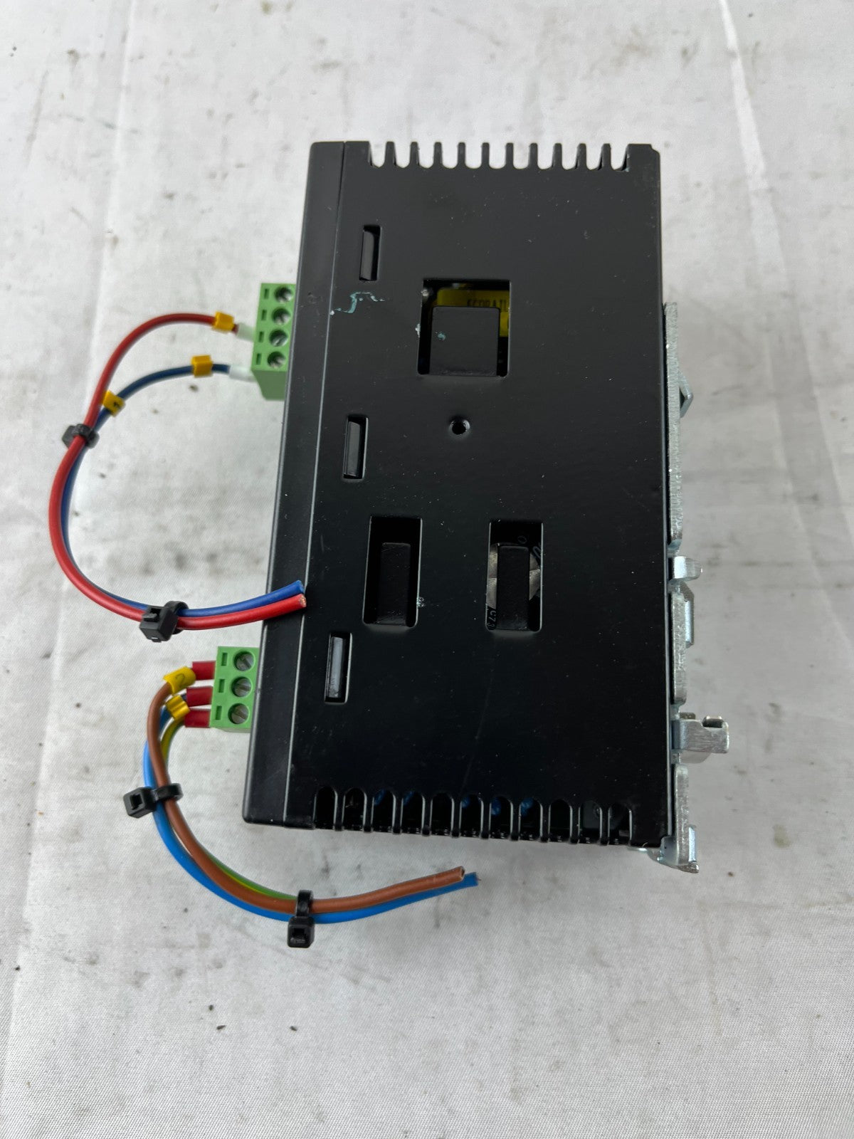 Murrelektronik Eco-Rail 1.3-100-240/24 Switch Mode Power Supply 24VDC 1.3A Used