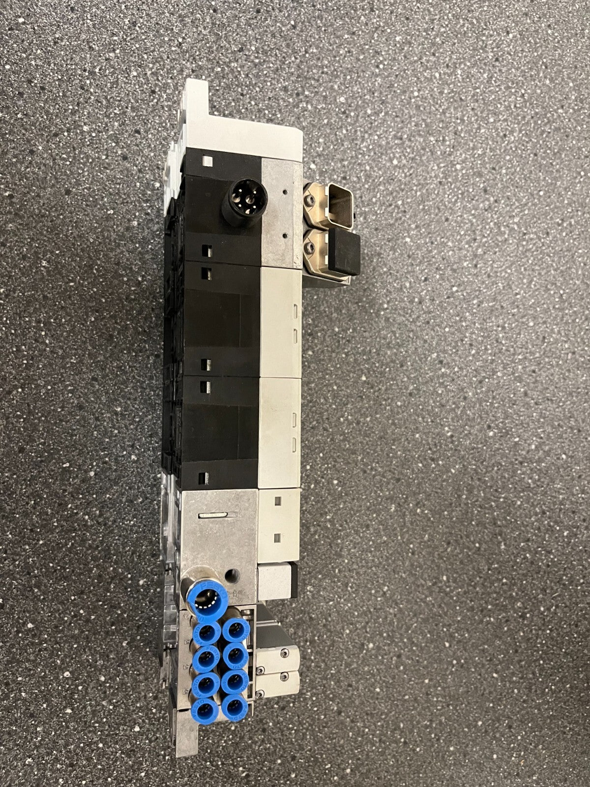 Festo Pneumatic Valve Manifold Assembly with Valves and Solenoids - Tested