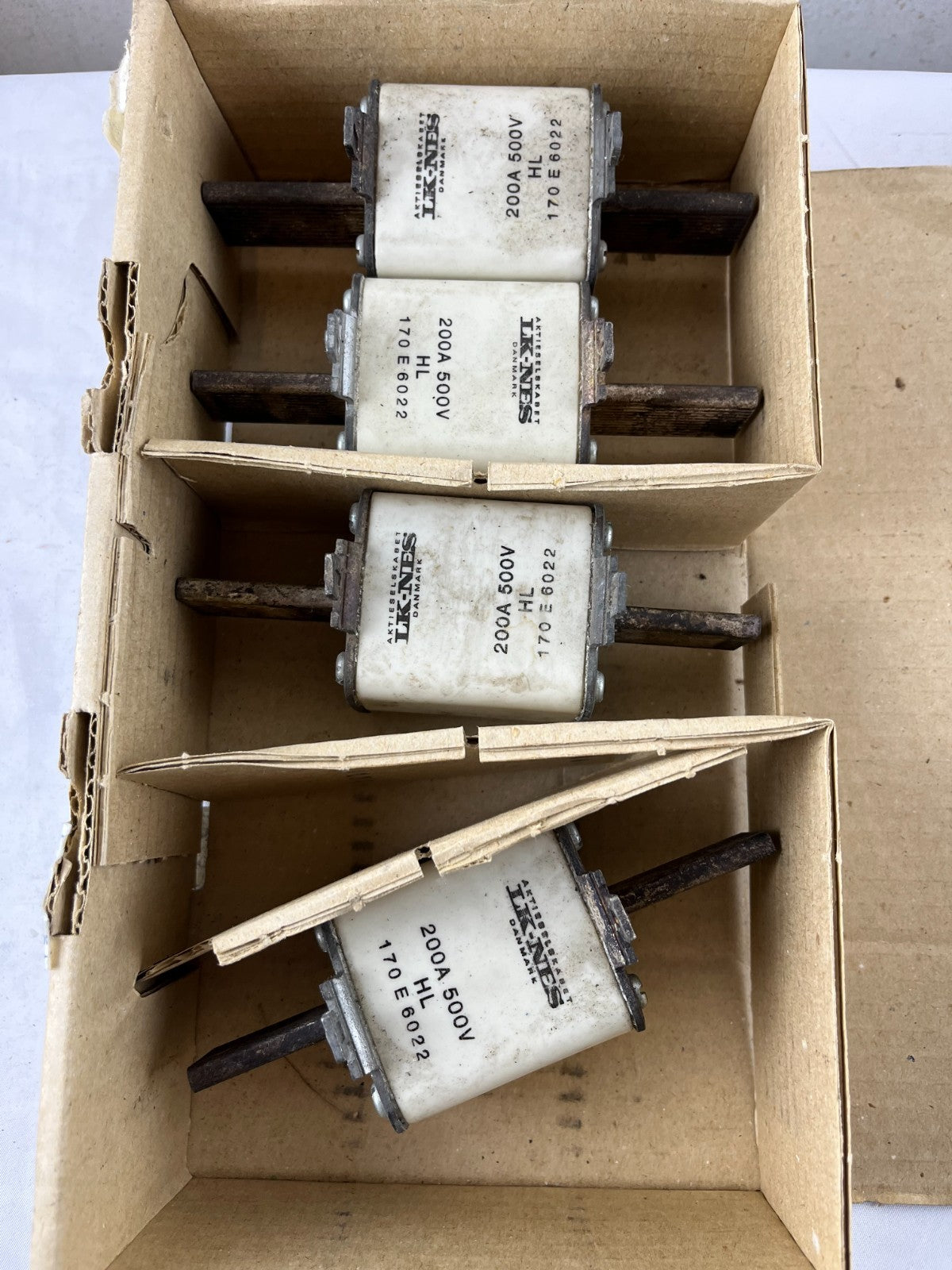 4x LK‑NES 170E6022 200A 500V HL Cartridge Fuses Size 2 NEW NOS Spare Part