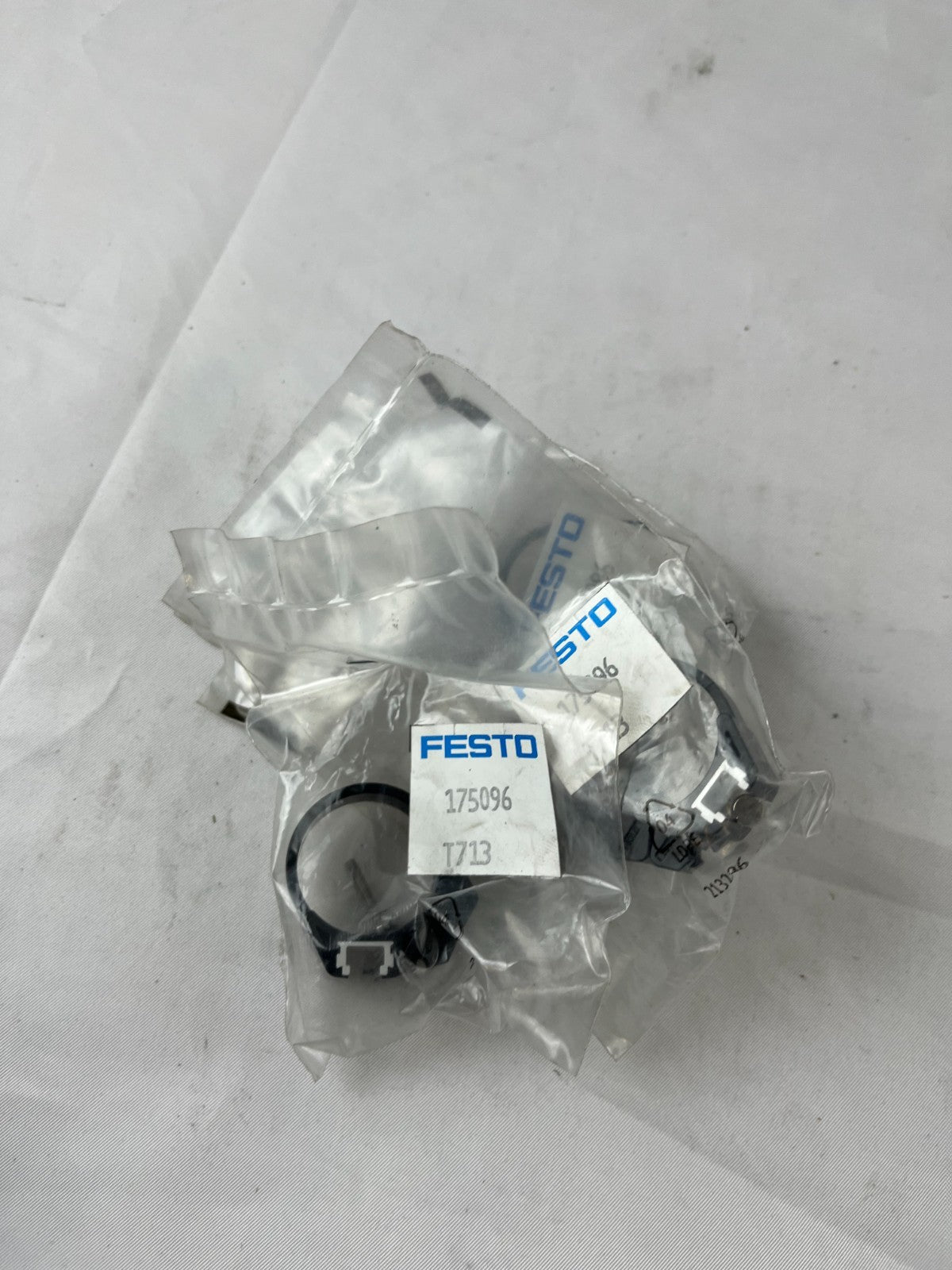 Lot 4× Festo SMBR‑8‑25 Sensor Mounting Kit 175096 For SMT/SME‑8 T‑Slot Proximity