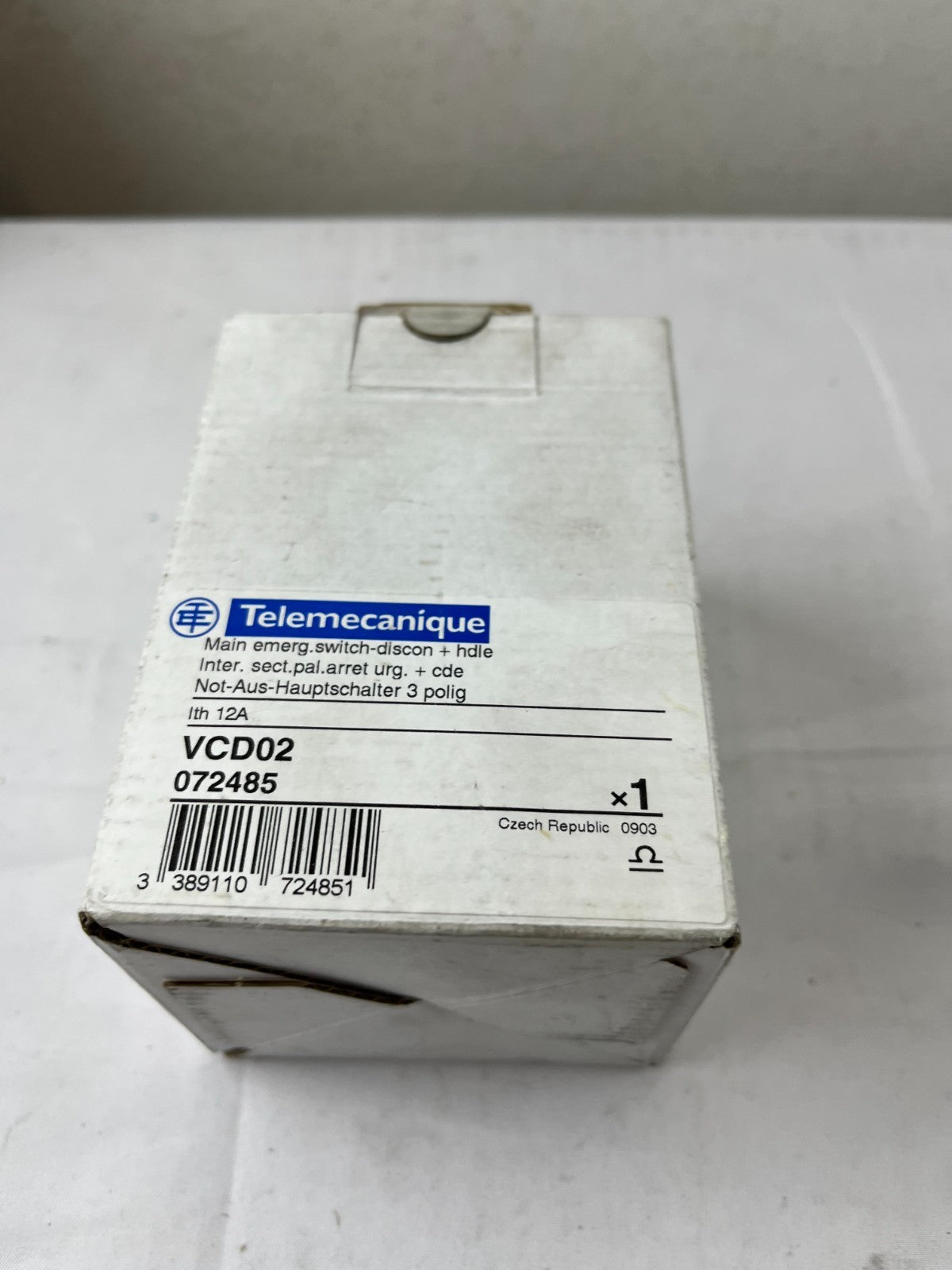 Telemecanique VCD02 Emergency Stop Switch Disconnector 3-Pole 12A TeSys Vario