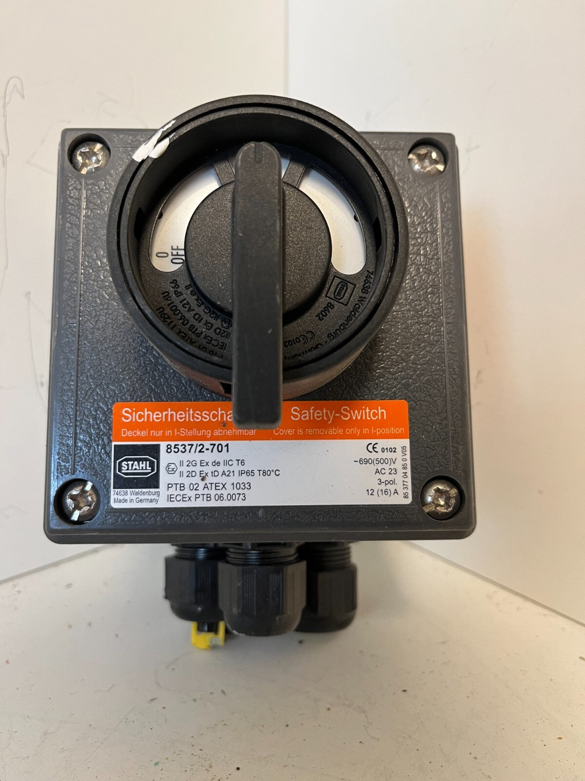 R. STAHL 8537/2-701 Safety Switch Ex de T6 IP66 690V 3-Pol Used