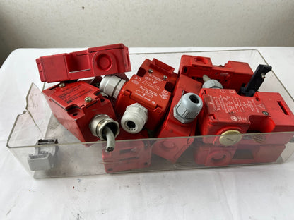 LOT 8x Safety Interlock Switches GuardMaster Trojan 5 Allen-Bradley USED WORKING