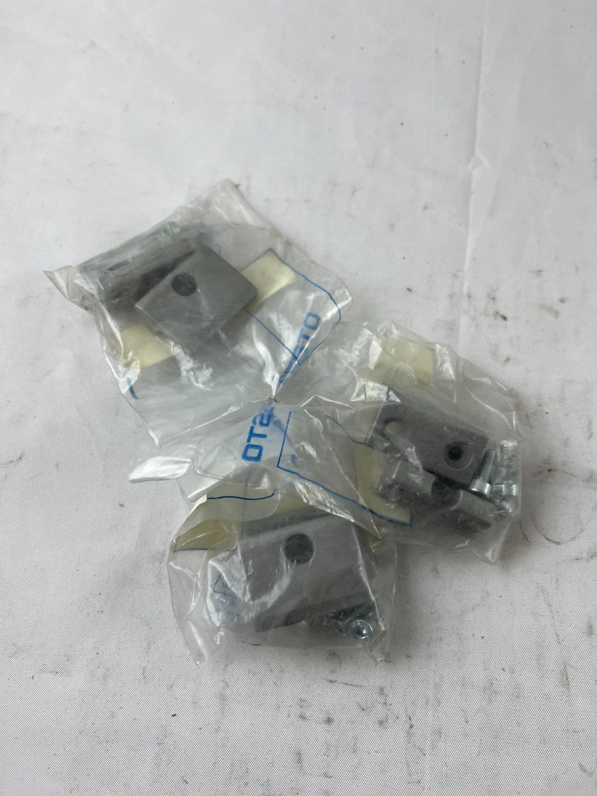 Festo SMBU-1-B 36173 Sensor Mounting Kit Size 1 – Lot of 3 New Spare Parts